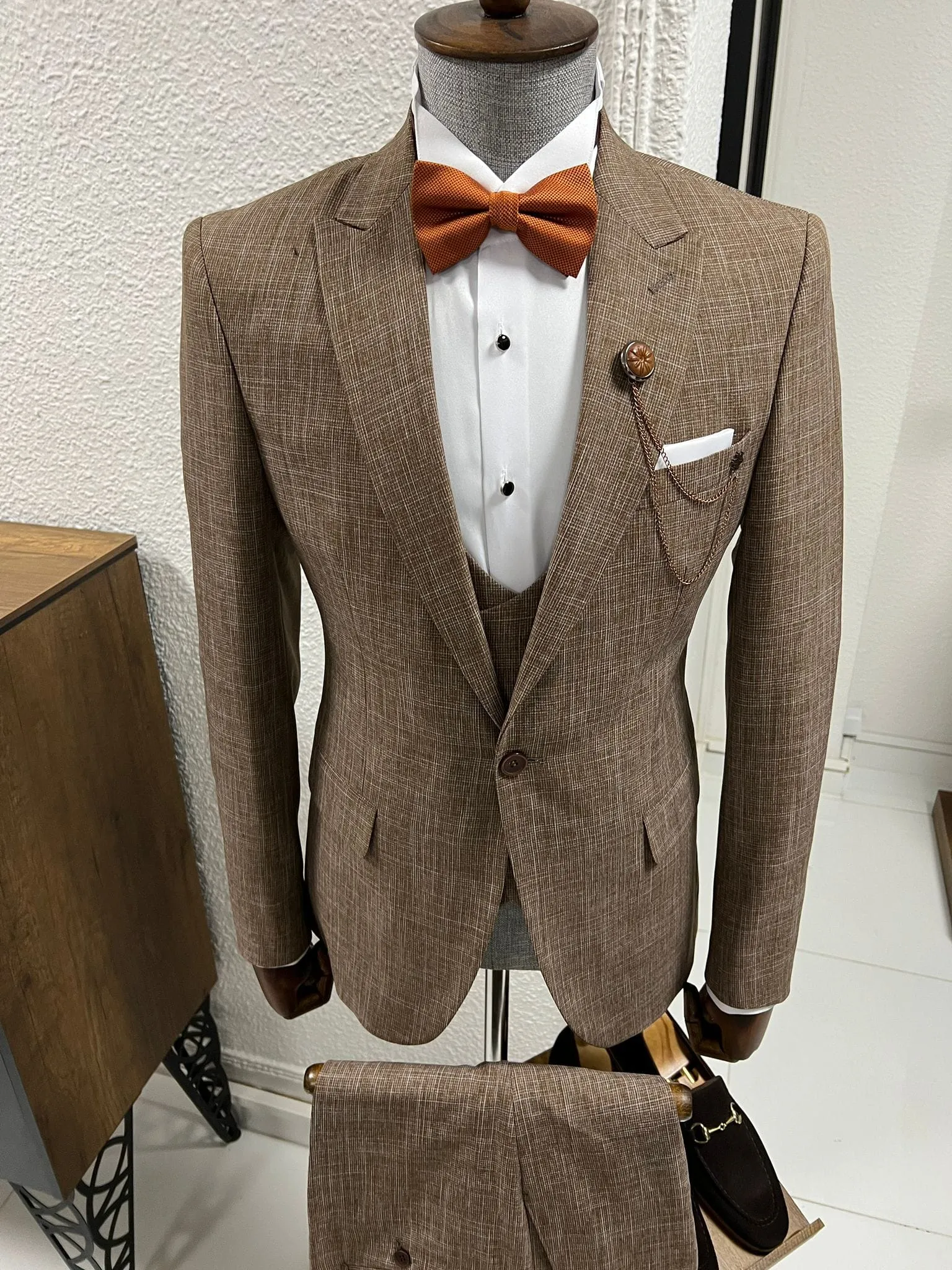 Slim Fit Pointed Collar Brown Tuxedo Vest Suit