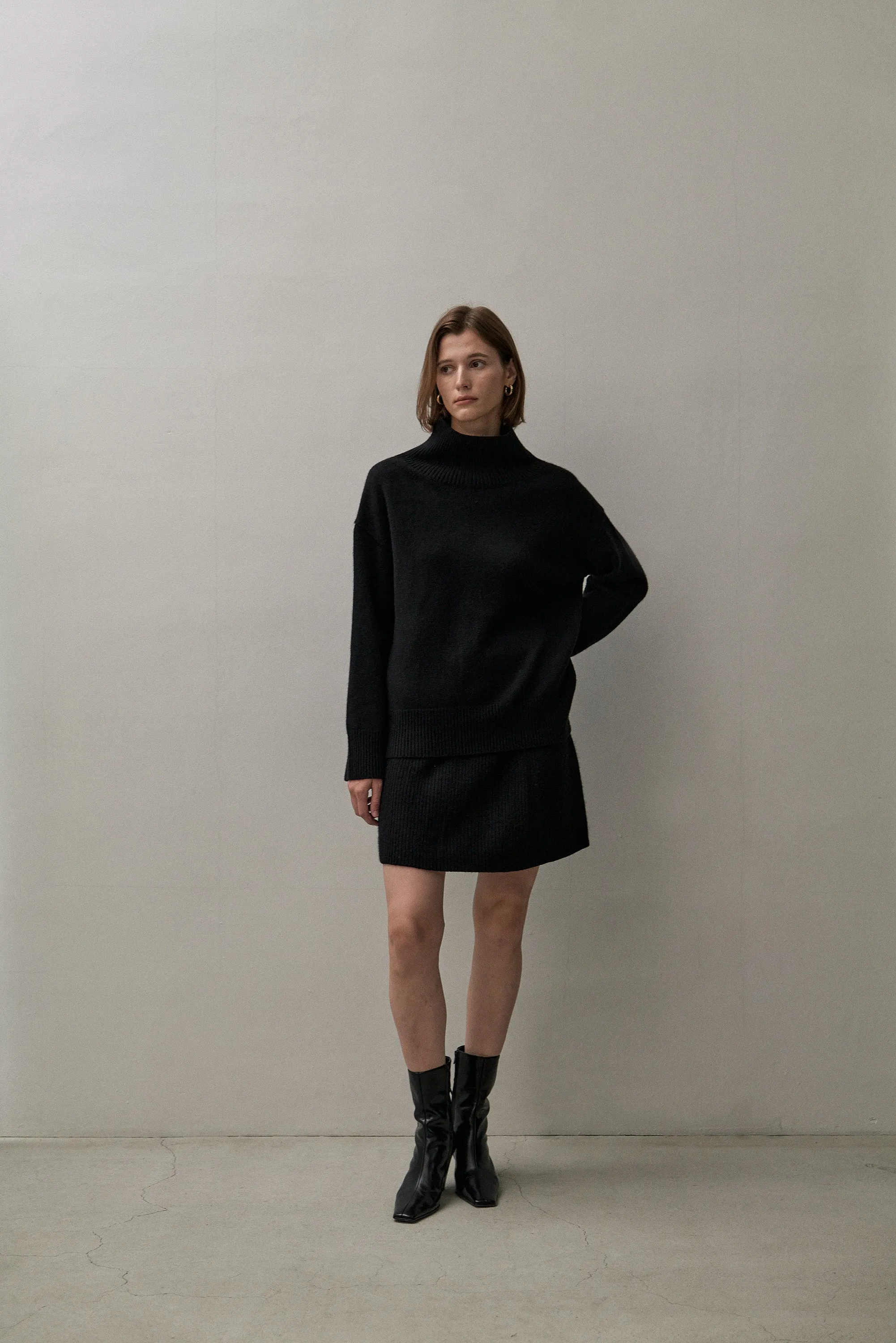 THE CLASSIC TURTLENECK - BLACK