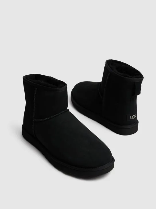 Ugg   10mm Classic Mini shearling boots 