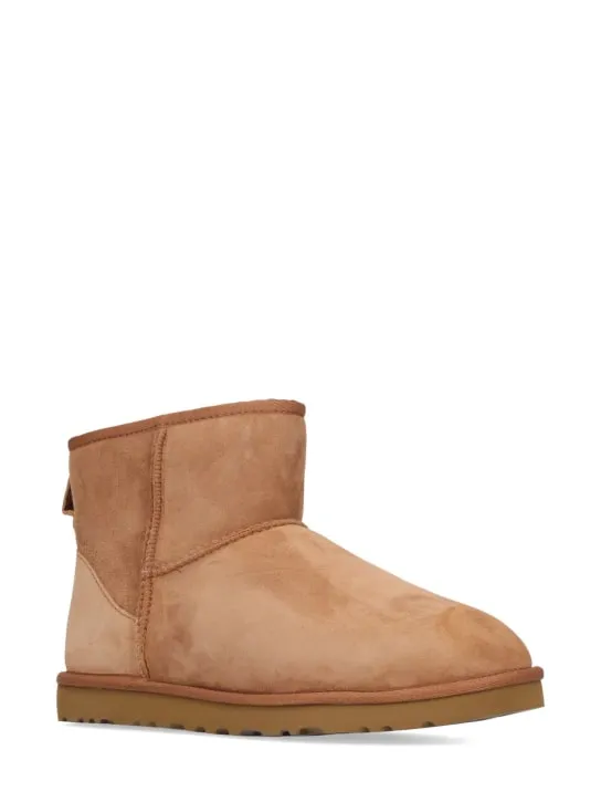 Ugg   10mm Classic Mini shearling boots 