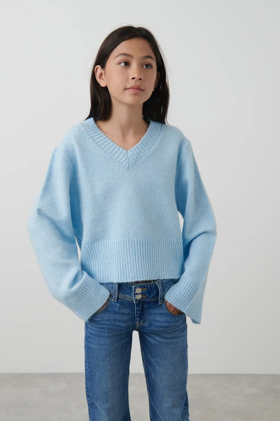 Y v-neck knitted sweater